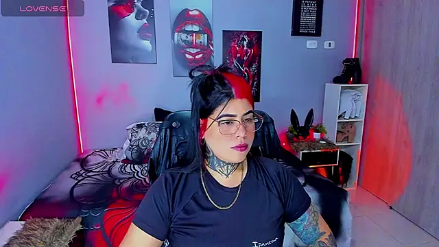 Veronika metal online show from September 25, 2025, 3:56 am