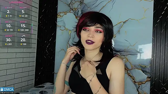 MaeveKuro online show from November 13, 2025, 3:10 am