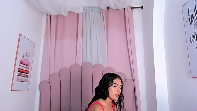 PaolaB g online show from May 29, 2026, 1:55 am