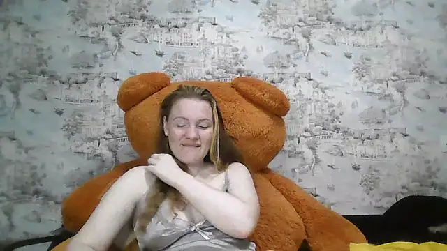 Eveline May online show from November 4, 2025, 4:55 pm