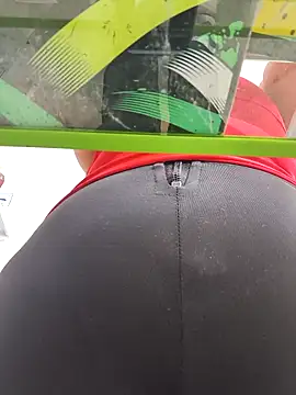 roxanasexy2025 online show from February 20, 2026, 3:47 pm