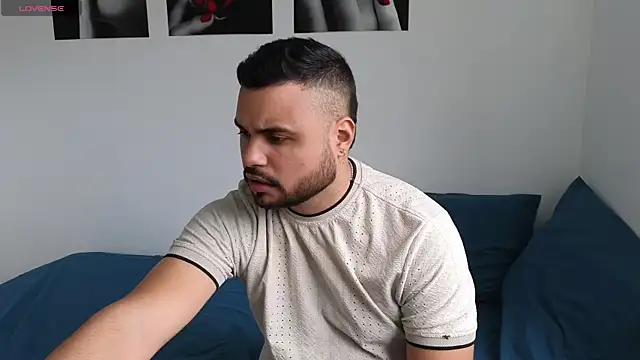 Snapshot of khalidferrer chatting on March 4, 2025, 3:15 pm khalidferrer online show from March 4, 2025, 3:15 pm