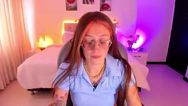 Emily Warren  online show from December 4, 2025, 7:46 pm