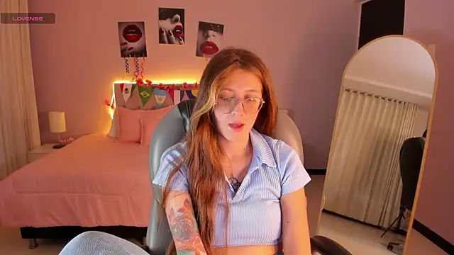 Emily Warren  online show from June 24, 2026, 8:17 pm