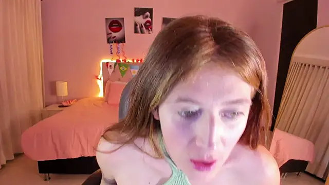 Emily Warren  online show from June 19, 2026, 8:03 pm