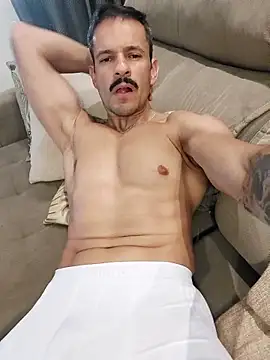 juniortche1313 online show from February 27, 2025, 5:05 pm