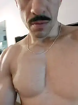 juniortche1313 online show from December 3, 2025, 5:12 pm