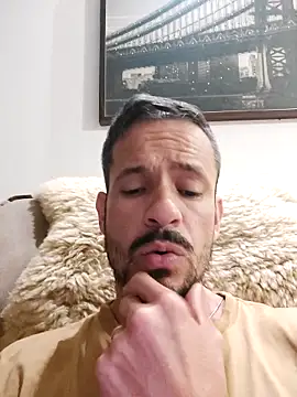 juniortche1313 online show from October 3, 2025, 2:04 am