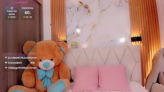 ValeriCardenas online show from July 12, 2026, 2:23 am