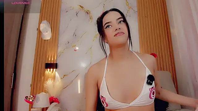 ValeriCardenas online show from November 28, 2025, 12:22 am