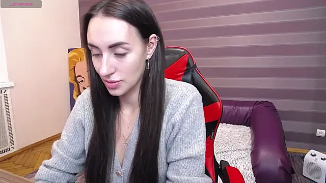 JenniferStone online show from November 14, 2025, 9:02 am