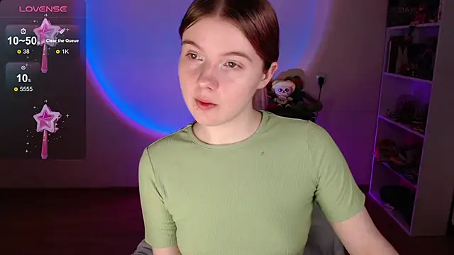 Snapshot of Strawberry_juli chatting on February 13, 2026, 1:49 am Strawberry juli online show from February 13, 2026, 1:49 am