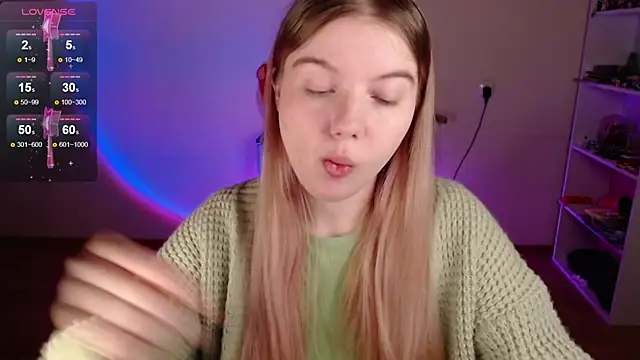 Strawberry juli online show from April 11, 2026, 5:48 am