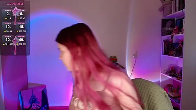 Snapshot of Strawberry_juli chatting on October 21, 2025, 2:11 am Strawberry juli online show from October 21, 2025, 2:11 am