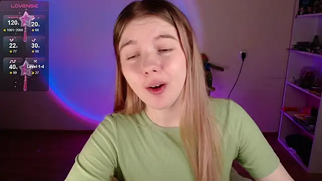 Strawberry juli online show from April 11, 2026, 7:45 am