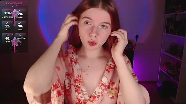 Snapshot of Strawberry_juli chatting on December 22, 2025, 3:45 pm Strawberry juli online show from December 22, 2025, 3:45 pm