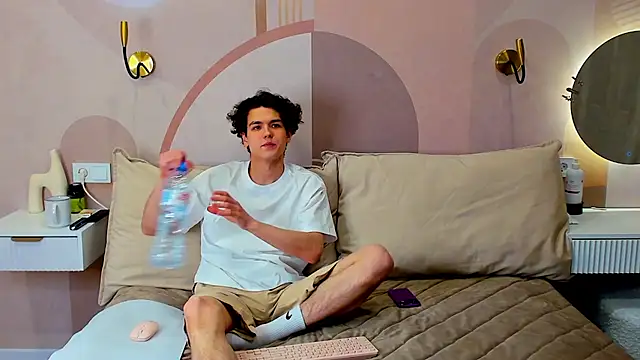 TravisRevas online show from February 25, 2026, 5:13 pm