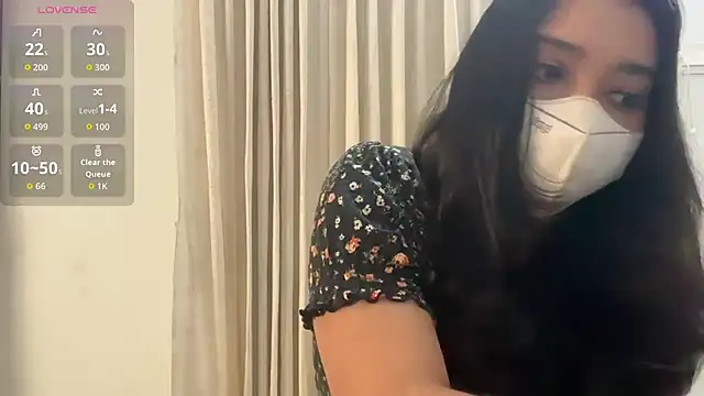 Snapshot of oviyakalra chatting on October 31, 2025, 4:53 am oviyakalra online show from October 31, 2025, 4:53 am