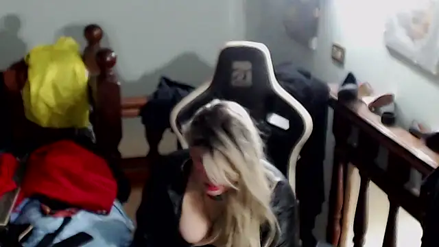 emmex671 online show from December 19, 2025, 9:22 am