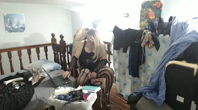 emmex671 online show from February 5, 2025, 6:56 am