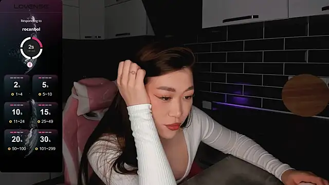 ShaiyaMinn3 online show from March 18, 2026, 8:43 pm