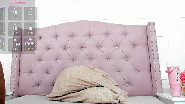 RitaGibsonn online show from December 18, 2025, 10:02 pm