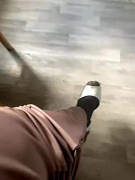 feet2346 online show from October 20, 2025, 1:55 pm