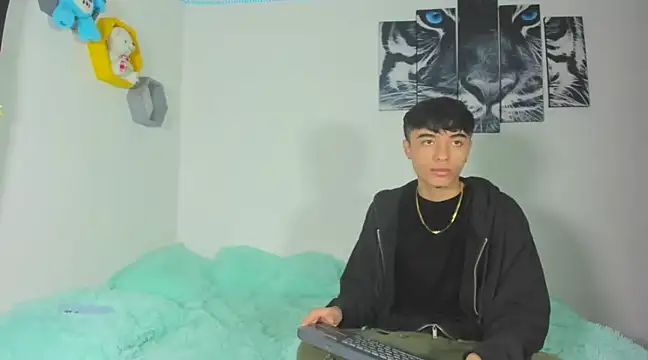 Maxxi hot23 online show from March 7, 2025, 3:18 pm