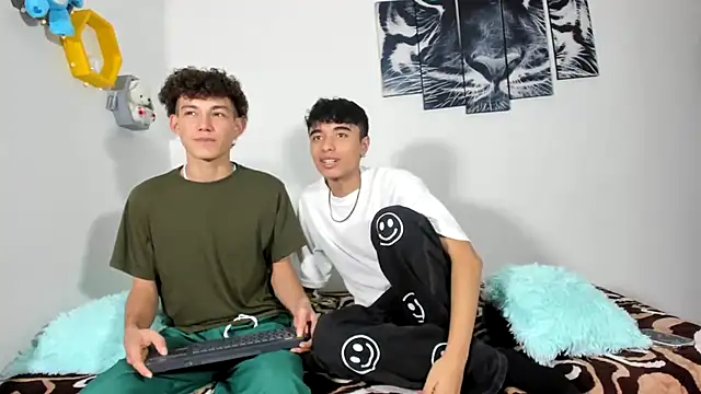 Maxxi hot23 online show from March 14, 2025, 8:17 pm