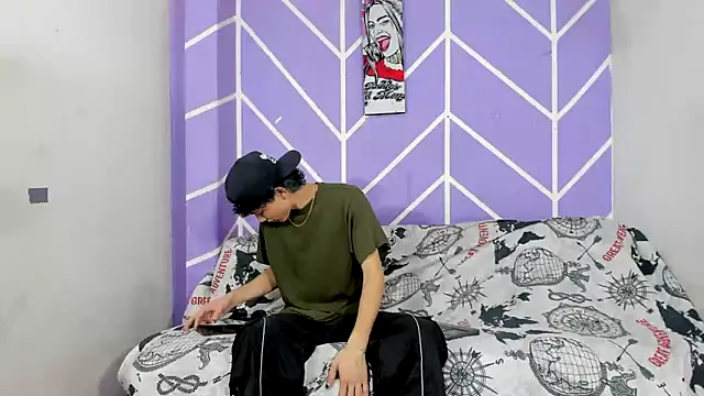 Maxxi hot23 online show from October 10, 2025, 7:47 pm