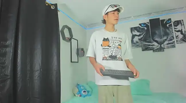 Maxxi hot23 online show from March 1, 2025, 1:43 am