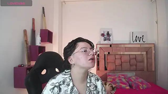 safyka online show from November 22, 2025, 3:05 am