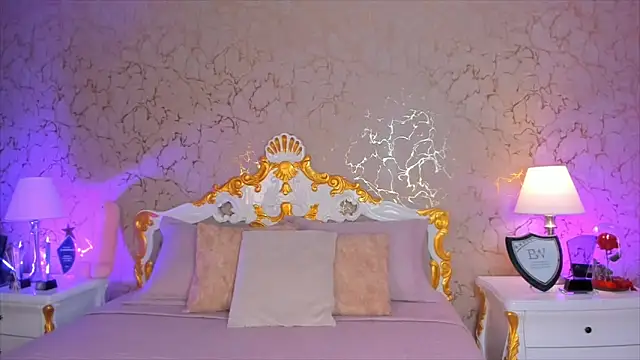 ScarlettWallace online show from October 31, 2025, 9:11 pm