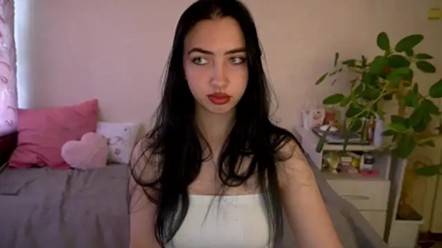 WildKittenX  online show from July 18, 2026, 4:32 am