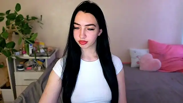 WildKittenX  online show from June 25, 2026, 5:12 am