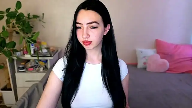 WildKittenX  online show from June 25, 2026, 4:10 am
