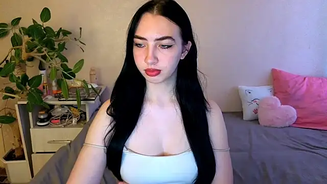 WildKittenX  online show from June 19, 2026, 4:07 am
