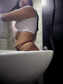 Mila LS online show from November 21, 2025, 1:10 pm