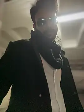 YJeromZCoxk online show from March 11, 2025, 4:07 pm