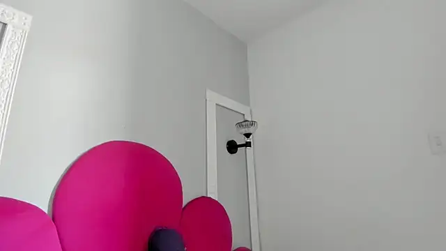 Bonniie 22 online show from October 24, 2025, 1:54 pm