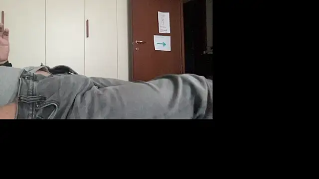 Snapshot of littletoy64 chatting on January 13, 2026, 8:51 am littletoy64 online show from January 13, 2026, 8:51 am