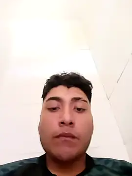 crisssalazar online show from September 11, 2025, 9:04 pm