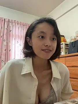 ladypaggy online show from December 20, 2025, 7:55 am