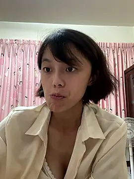 ladypaggy online show from October 6, 2025, 3:35 pm