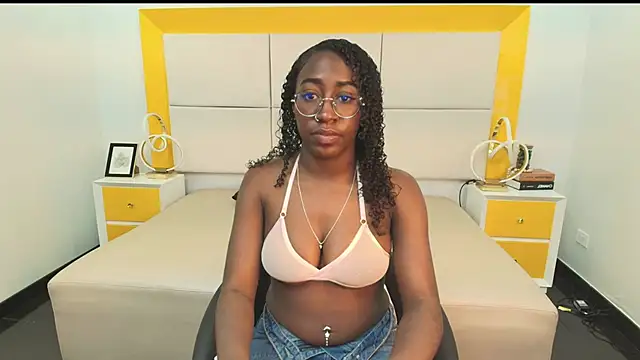 Qeen blackk online show from December 18, 2025, 8:34 pm