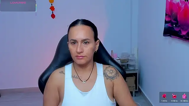 Snapshot of Sara_Charmy chatting on May 15, 2026, 10:57 am Sara Charmy online show from May 15, 2026, 10:57 am