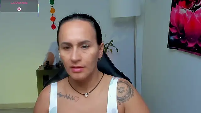 Snapshot of Sara_Charmy chatting on May 25, 2026, 11:20 am Sara Charmy online show from May 25, 2026, 11:20 am
