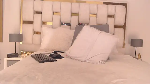 HotBellaMilf online show from March 28, 2026, 1:50 am