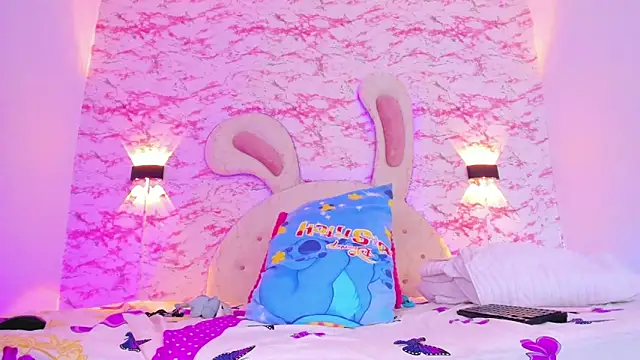 IM SINAY online show from March 12, 2025, 1:47 am