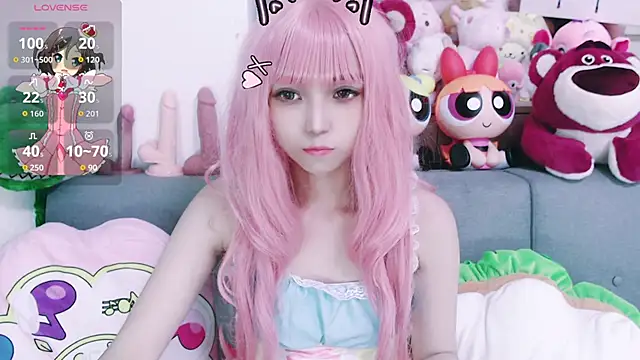 chenenna7 online show from October 2, 2025, 1:36 pm